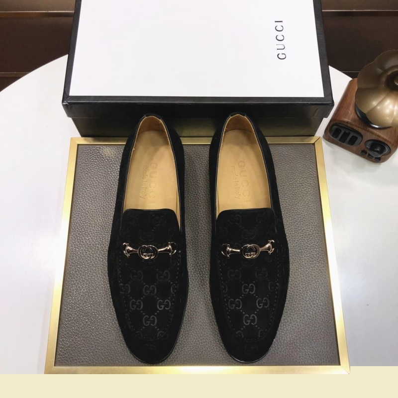 G*u*i leather shoes
